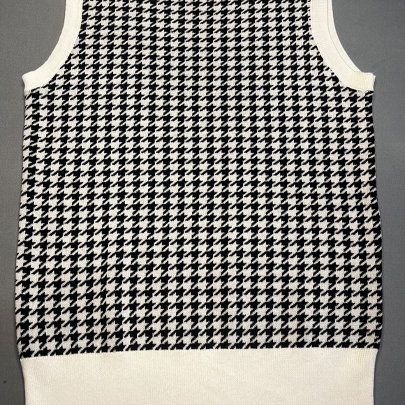Next, Dog Tooth Pattern Sweater Vest, Size Small - Picture 2 of 3